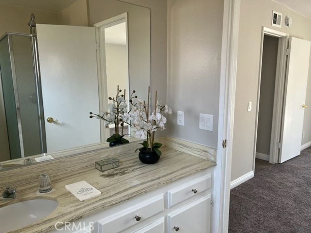 listing image 130725802442245562033