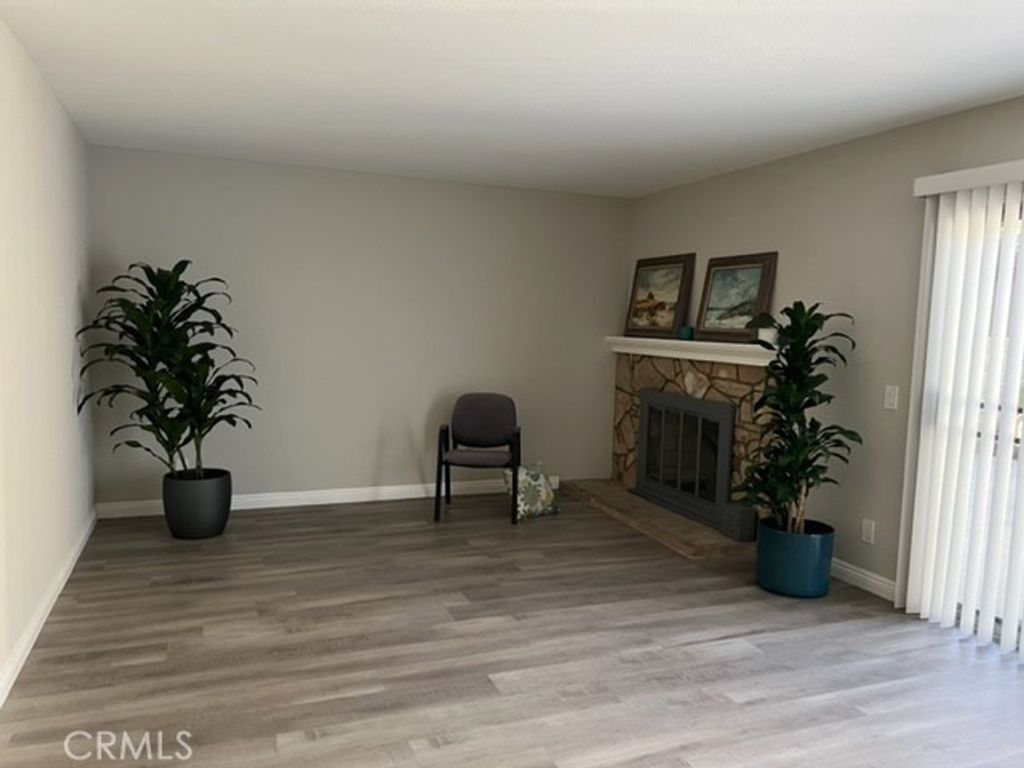 listing image 130724471708354641674