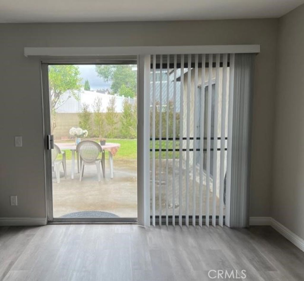 listing image 130720798954857977507