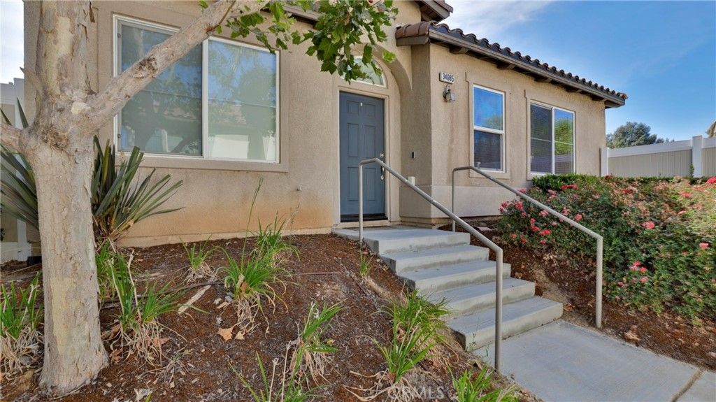 listing image 130729675428372542384