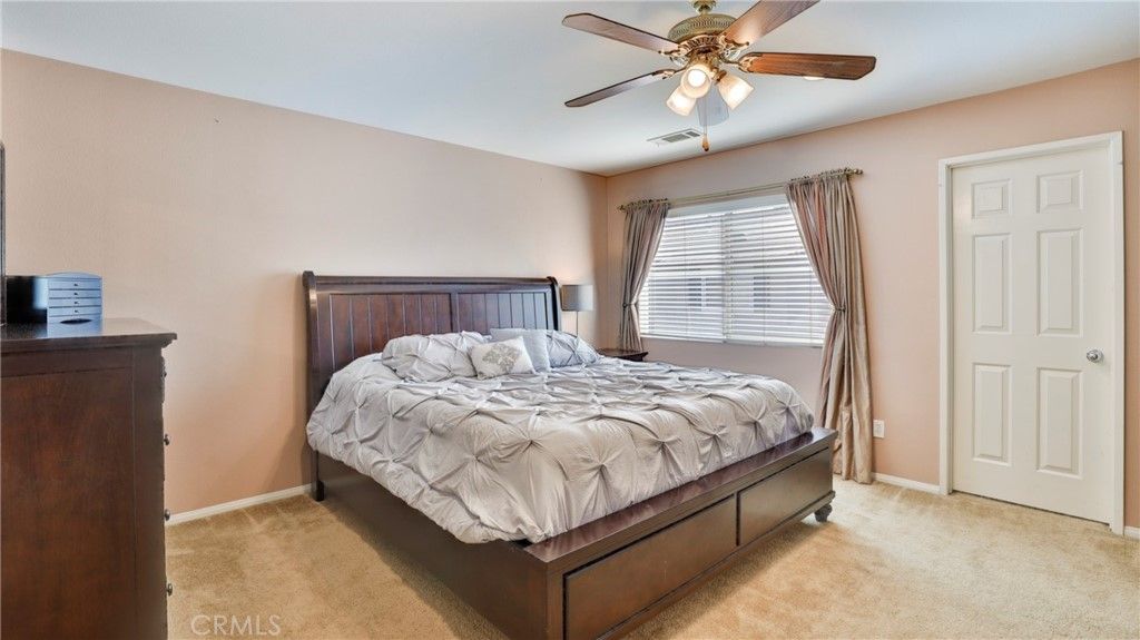 listing image 130723030009800284382