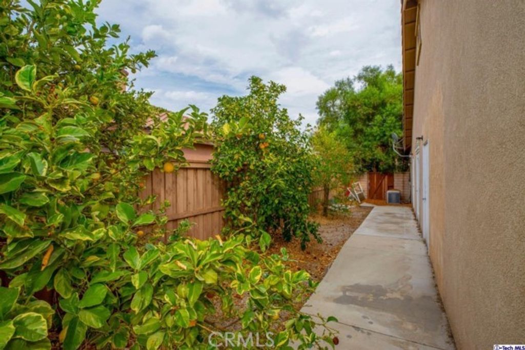 listing image 130723329614808229658
