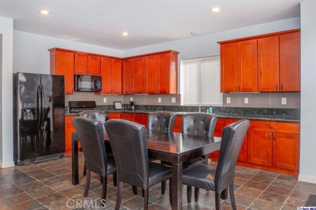 listing image 130723432685676913461