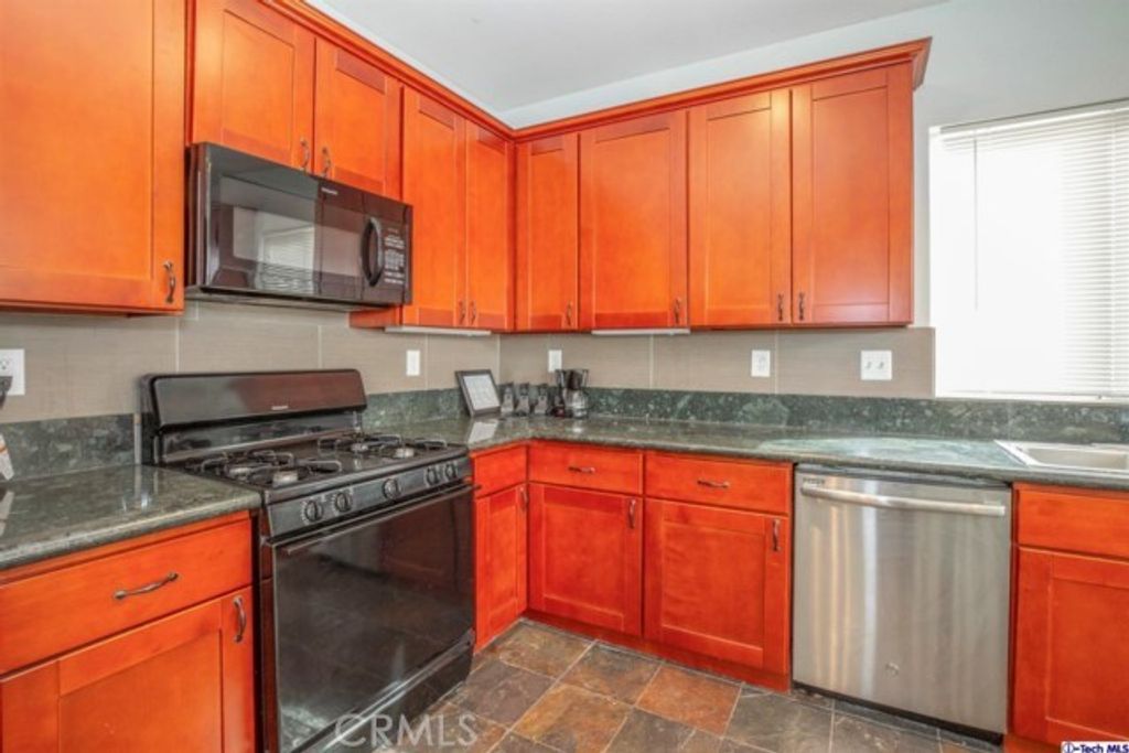 listing image 130726010012221328139