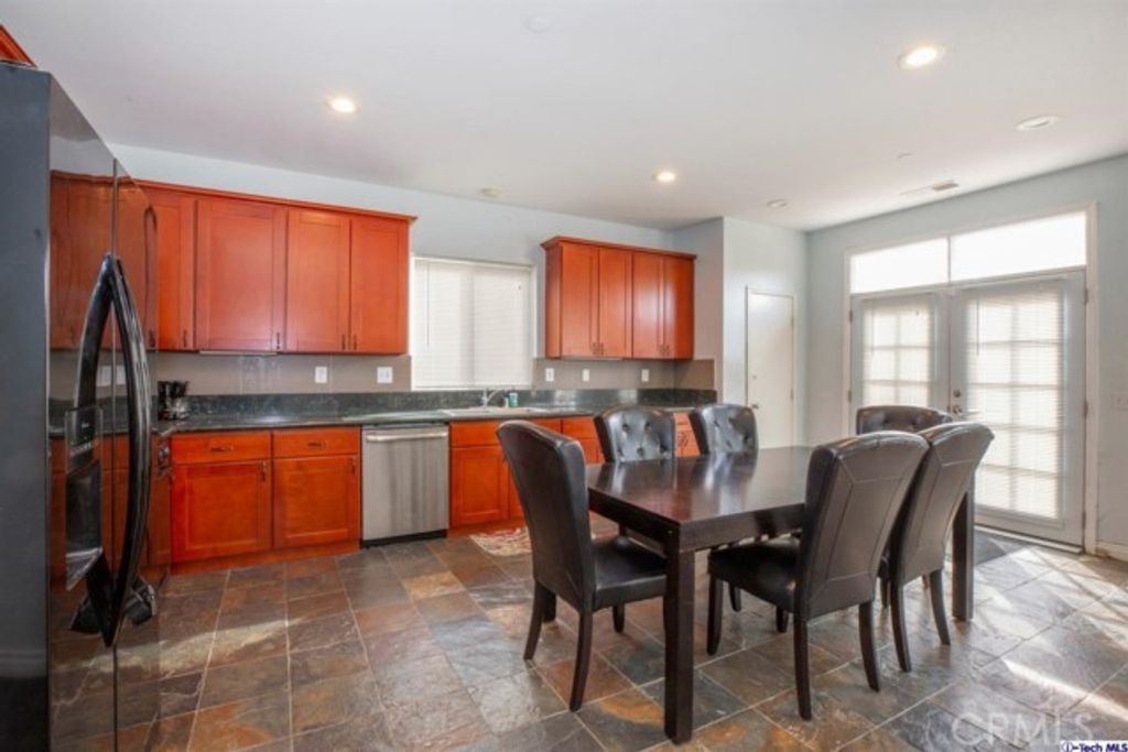 listing image 130721941441160195217