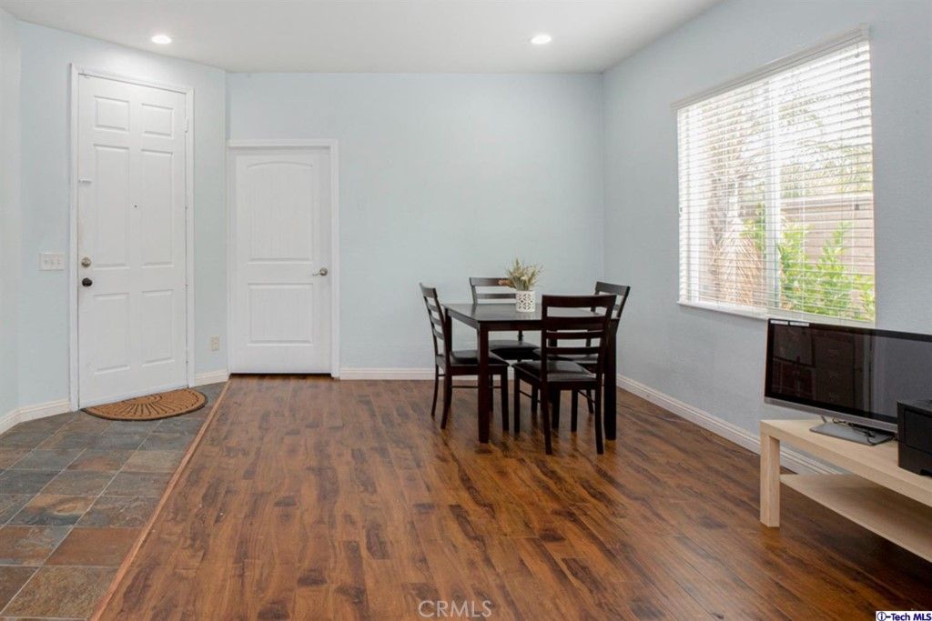 listing image 130722965907374757979