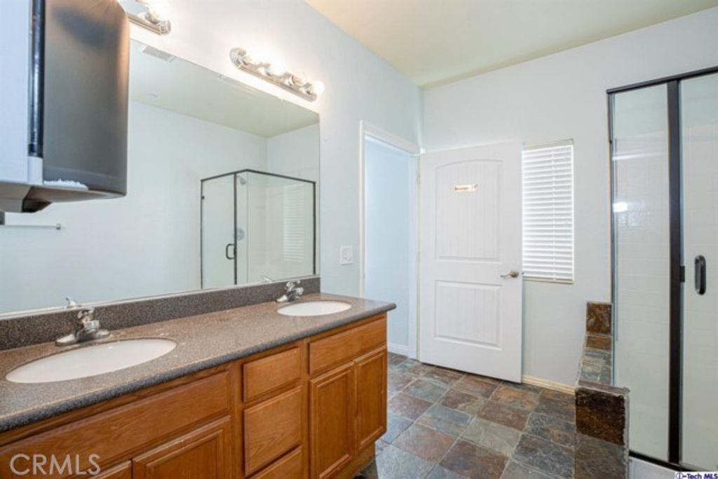 listing image 130721934655730774735