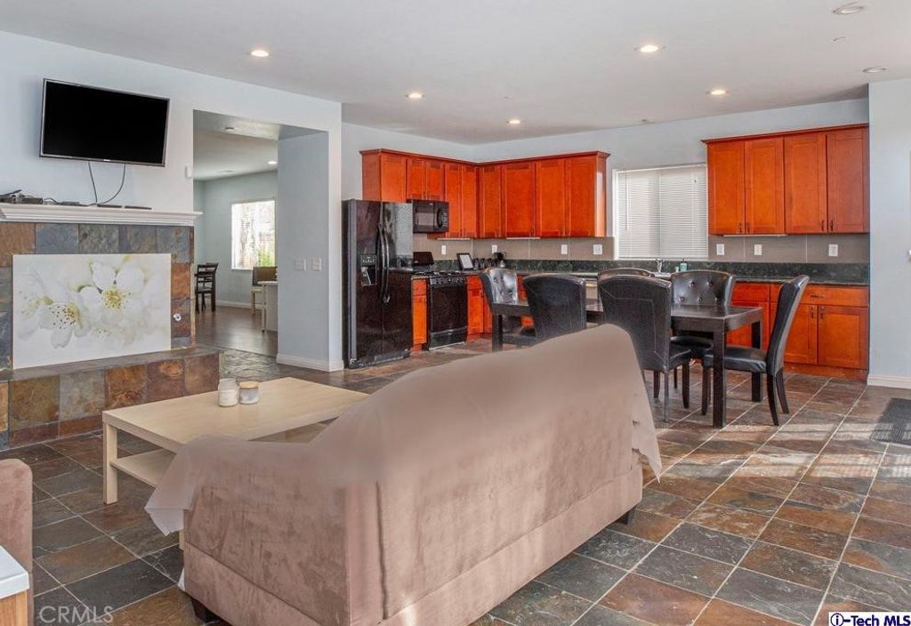 listing image 130727045454794046873