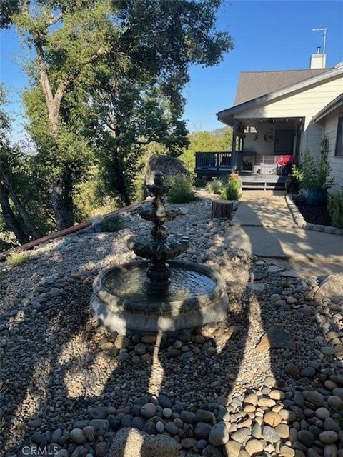 A home in Ahwahnee