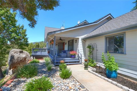 A home in Ahwahnee