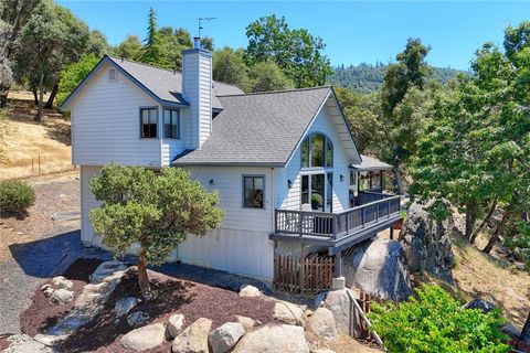 A home in Ahwahnee