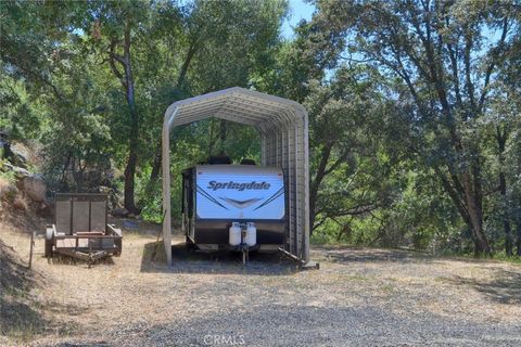 A home in Ahwahnee