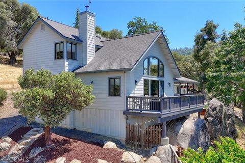 A home in Ahwahnee