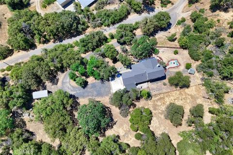 A home in Ahwahnee