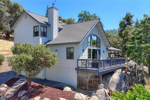 A home in Ahwahnee