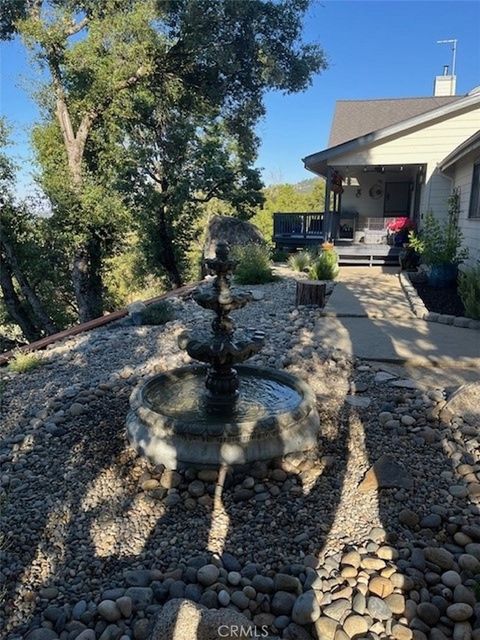 A home in Ahwahnee