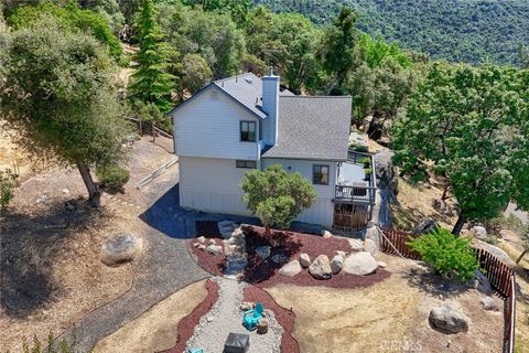 A home in Ahwahnee