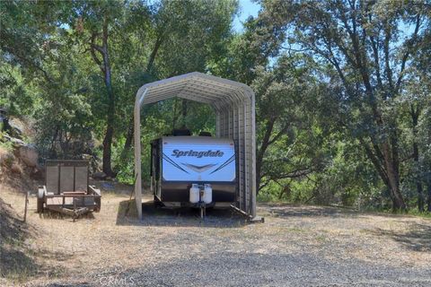 A home in Ahwahnee