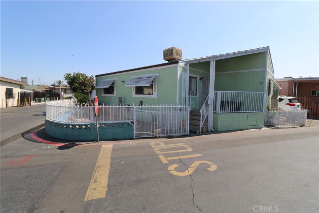NO NEED TO MOVE OUT OF THE AREA. ENJOY THIS BEAUTIFUL REMODELED MANUFACTURED/MOBILE HOME. BEAUTIFUL REMODELED KITCHEN AND BATHROOM, COPPER PLUMBING IN GREAT SCHOOL DISTRICT. DON'T MISS IT, THIS ONE WILL NOT LAST.*******************BACK ON THE MARKET EFFECTIVE 10/25/21***************