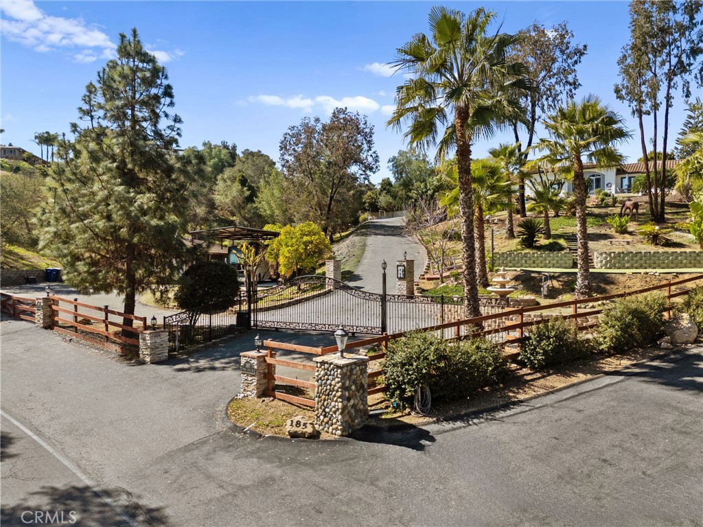 197 Morro Hills Road