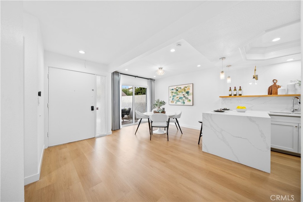 456 Vista Roma