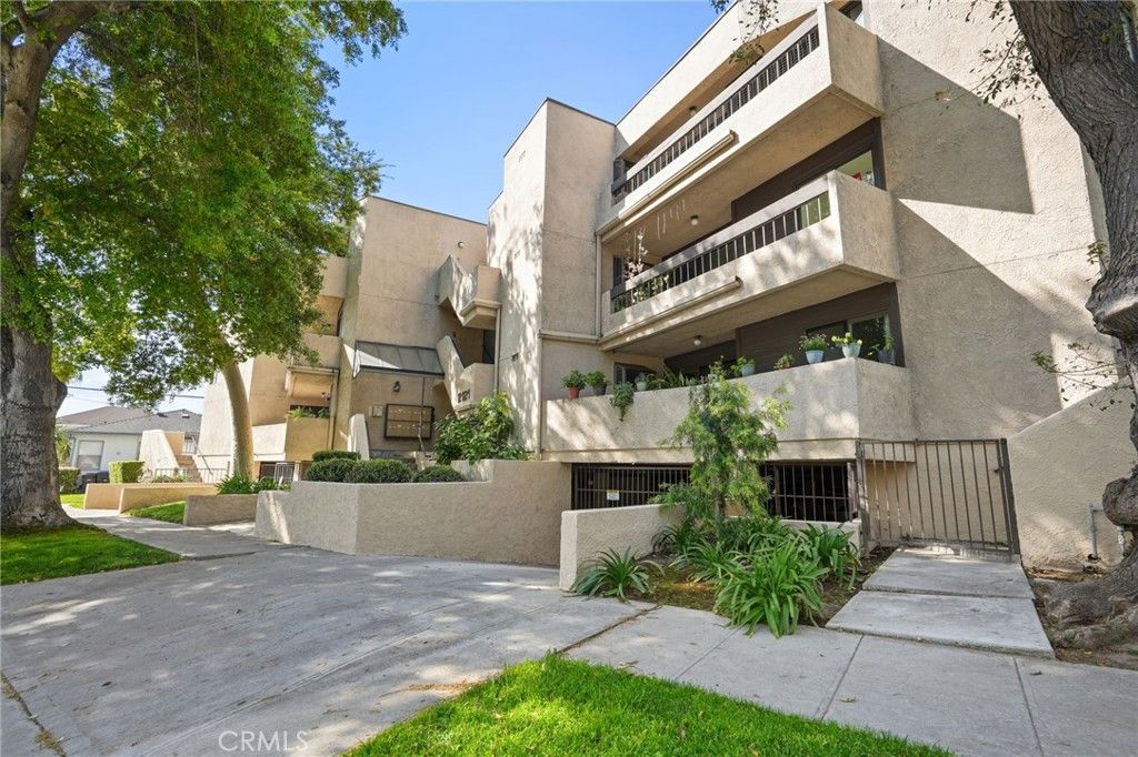 listing image 0