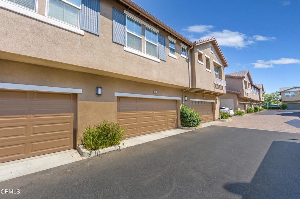 listing image 130729718439437457447