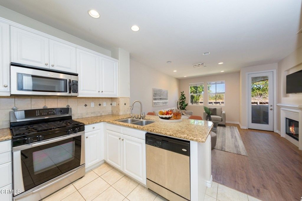 listing image 130720122783139206124