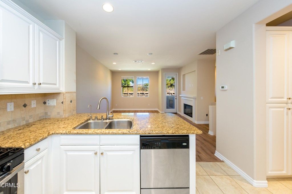 listing image 130723507537899477368