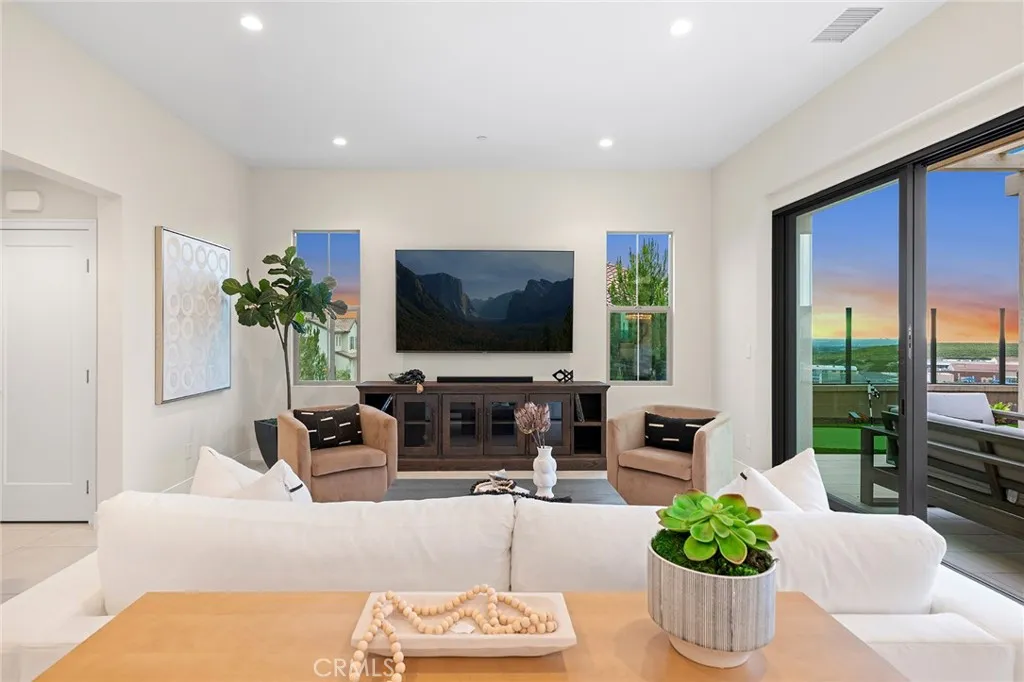 Irvine, California 92618, United States, 3 Bedrooms Bedrooms, ,3 BathroomsBathrooms,Residential,Active,5700