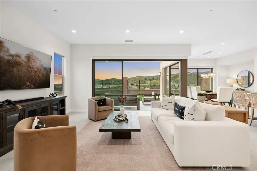 Irvine, California 92618, United States, 3 Bedrooms Bedrooms, ,3 BathroomsBathrooms,Residential,Active,5700