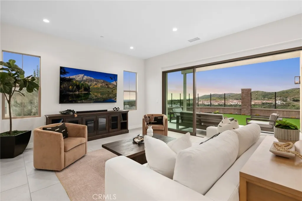 Irvine, California 92618, United States, 3 Bedrooms Bedrooms, ,3 BathroomsBathrooms,Residential,Active,5700