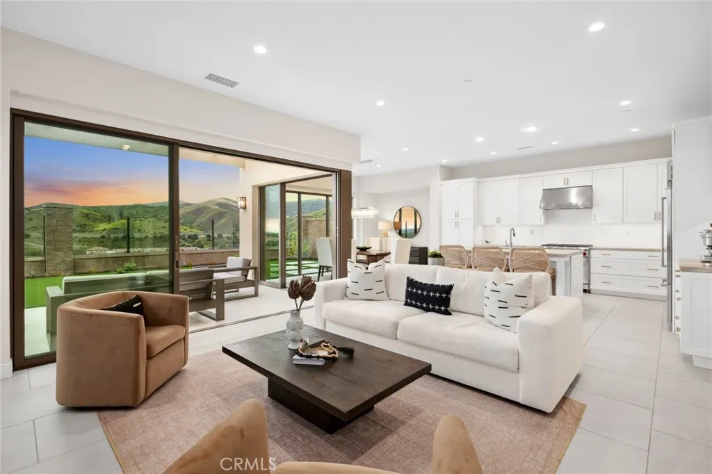 Irvine, California 92618, United States, 3 Bedrooms Bedrooms, ,3 BathroomsBathrooms,Residential,Active,5700