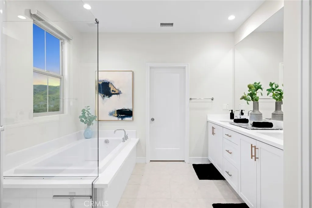 Irvine, California 92618, United States, 3 Bedrooms Bedrooms, ,3 BathroomsBathrooms,Residential,Active,5700