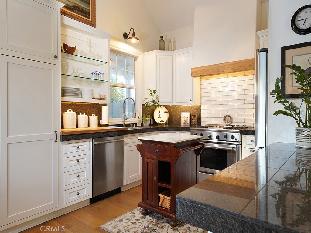 Los Rios Historic District (LRHD) - Residential Lease