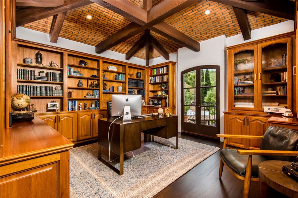 Separate Custom Estate - Residential