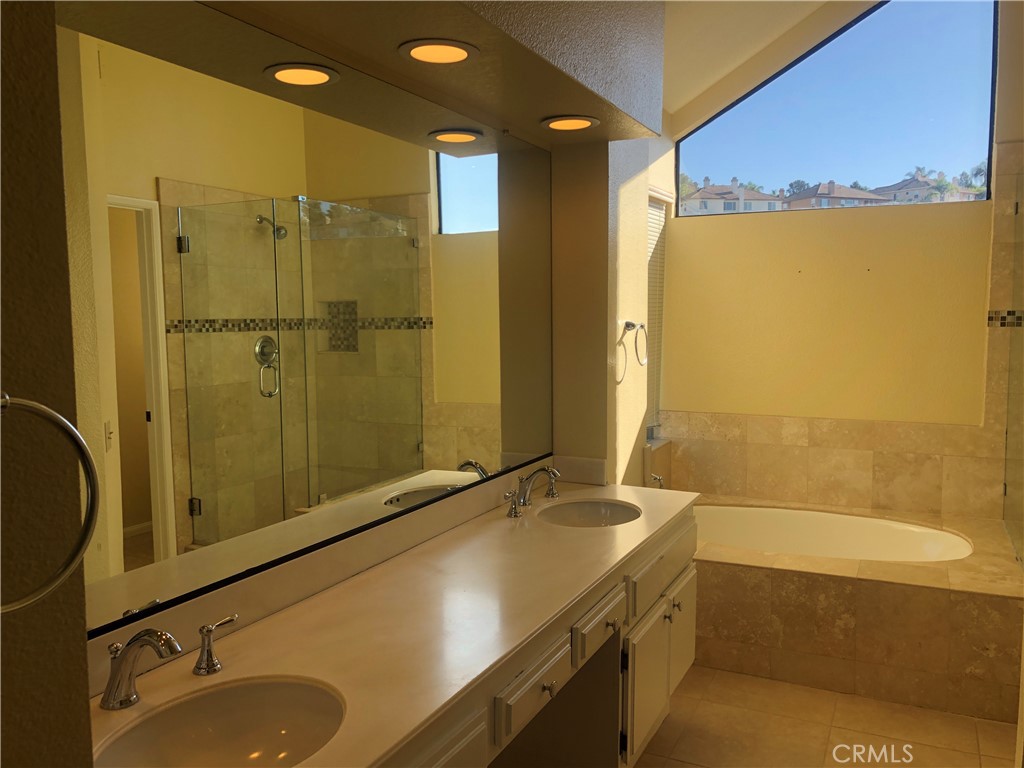 ,Vista Royale - Residential Lease