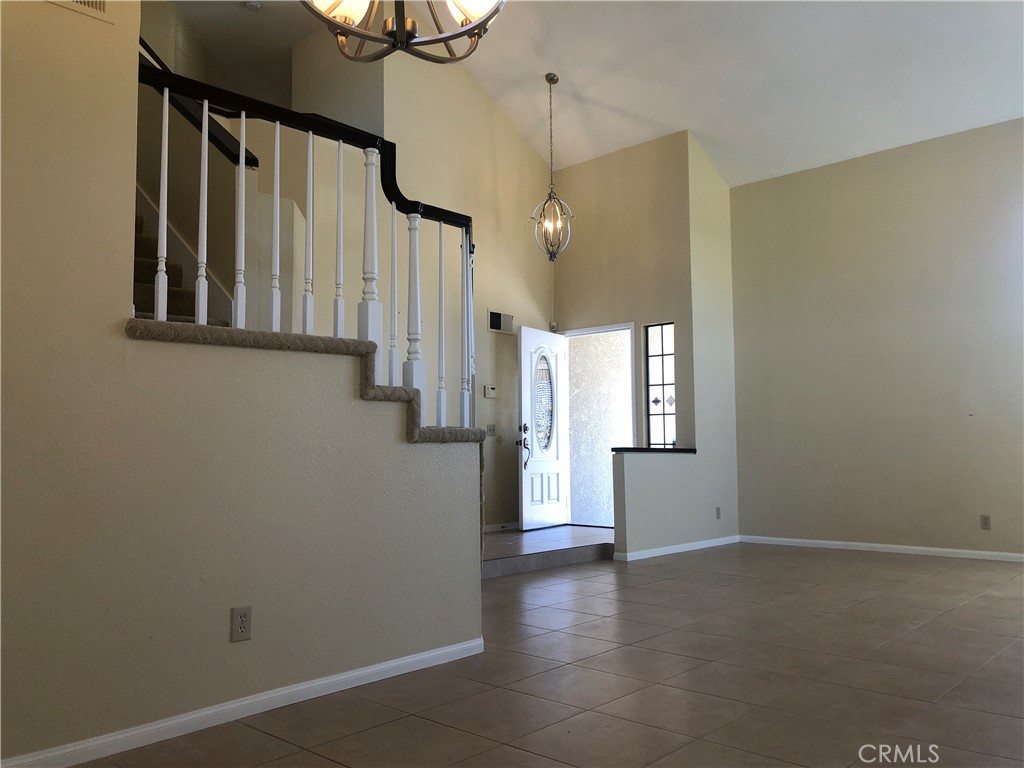 ,Vista Royale - Residential Lease