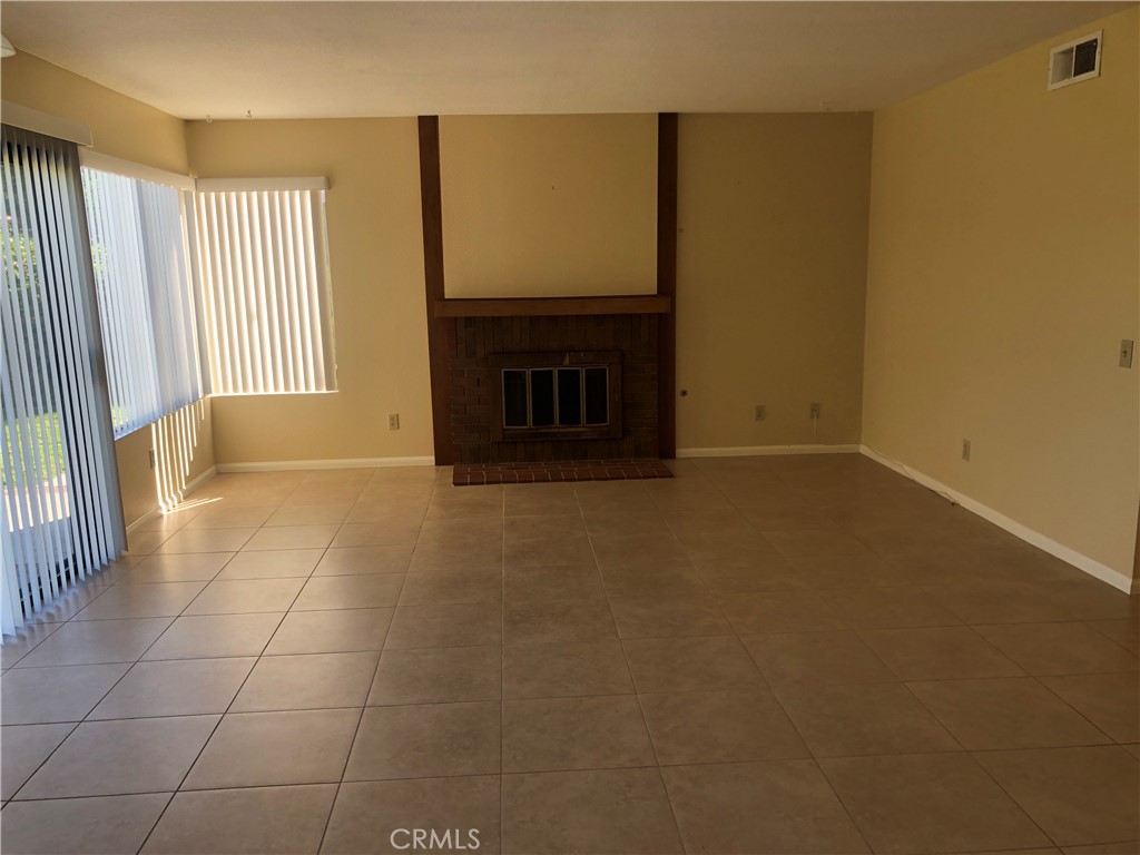 ,Vista Royale - Residential Lease