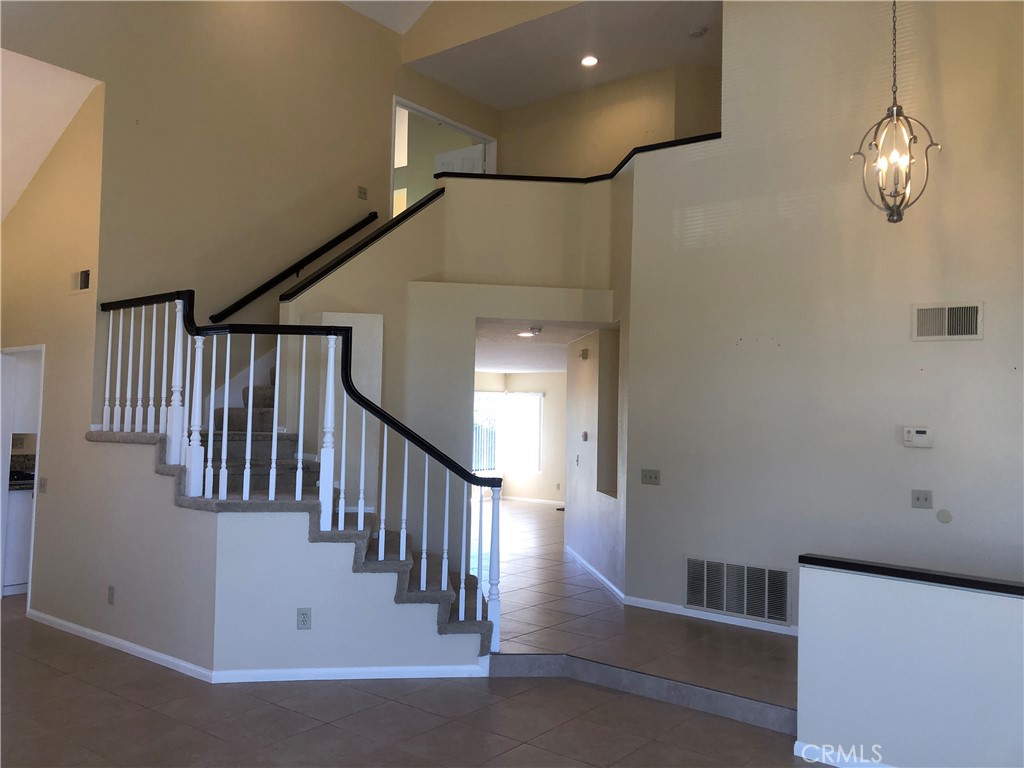 ,Vista Royale - Residential Lease