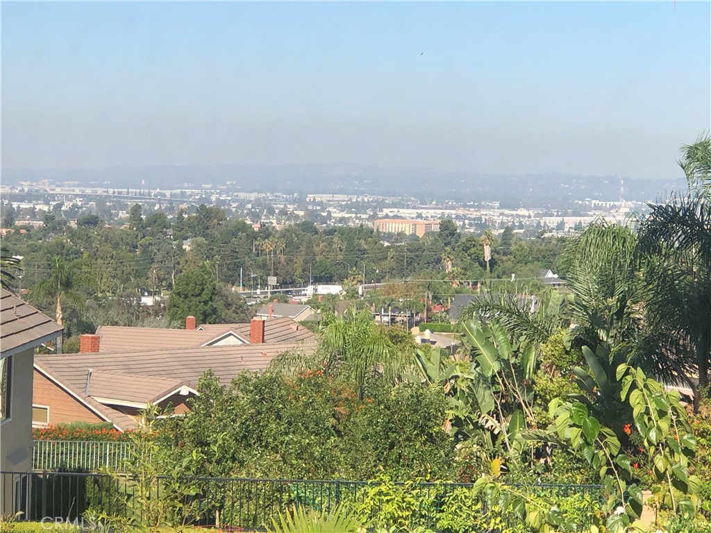 ,Vista Royale - Residential Lease