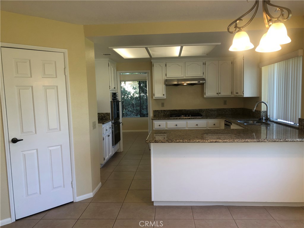 ,Vista Royale - Residential Lease