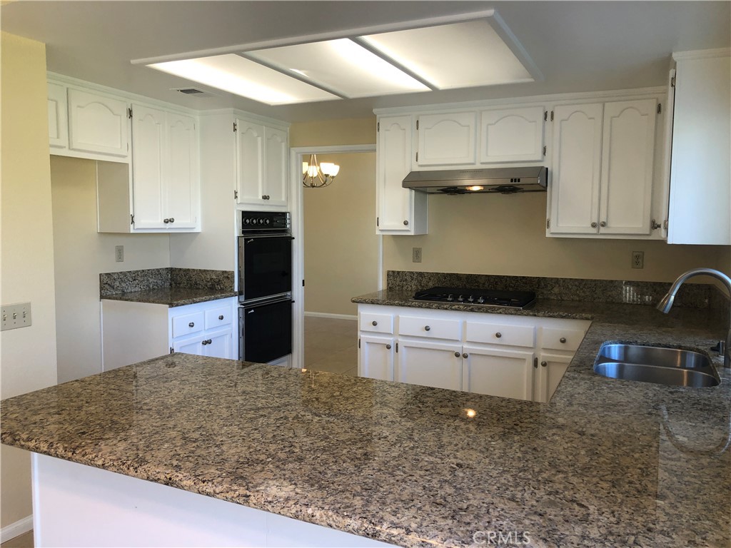 ,Vista Royale - Residential Lease