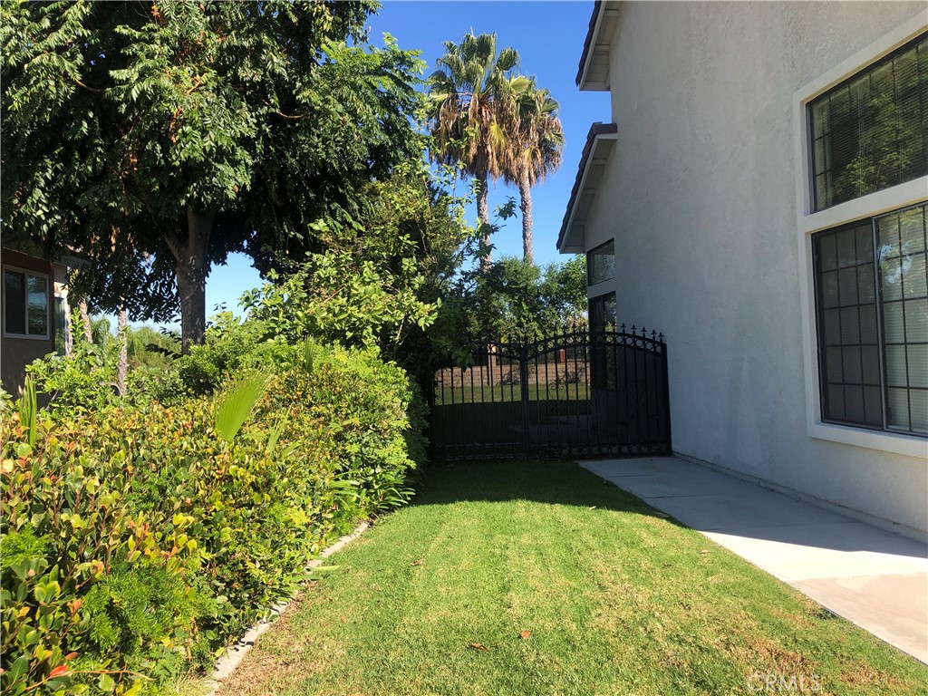 ,Vista Royale - Residential Lease