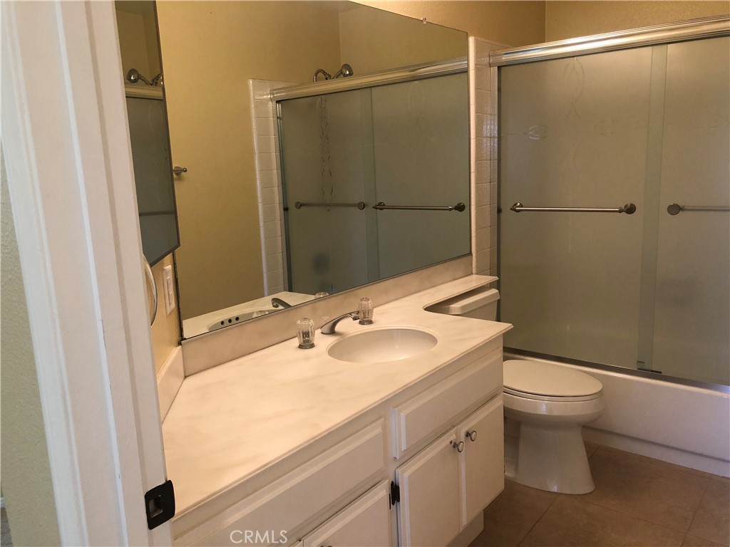 ,Vista Royale - Residential Lease