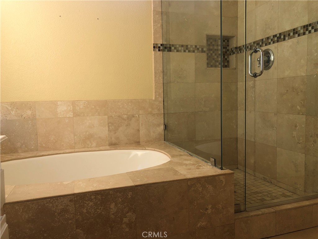 ,Vista Royale - Residential Lease