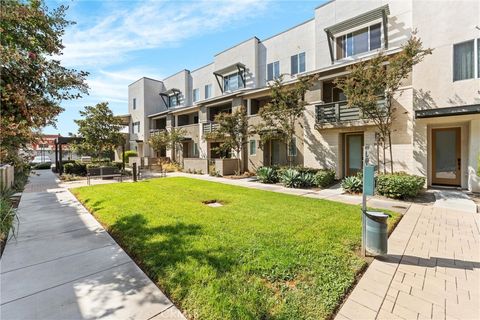 A home in El Monte