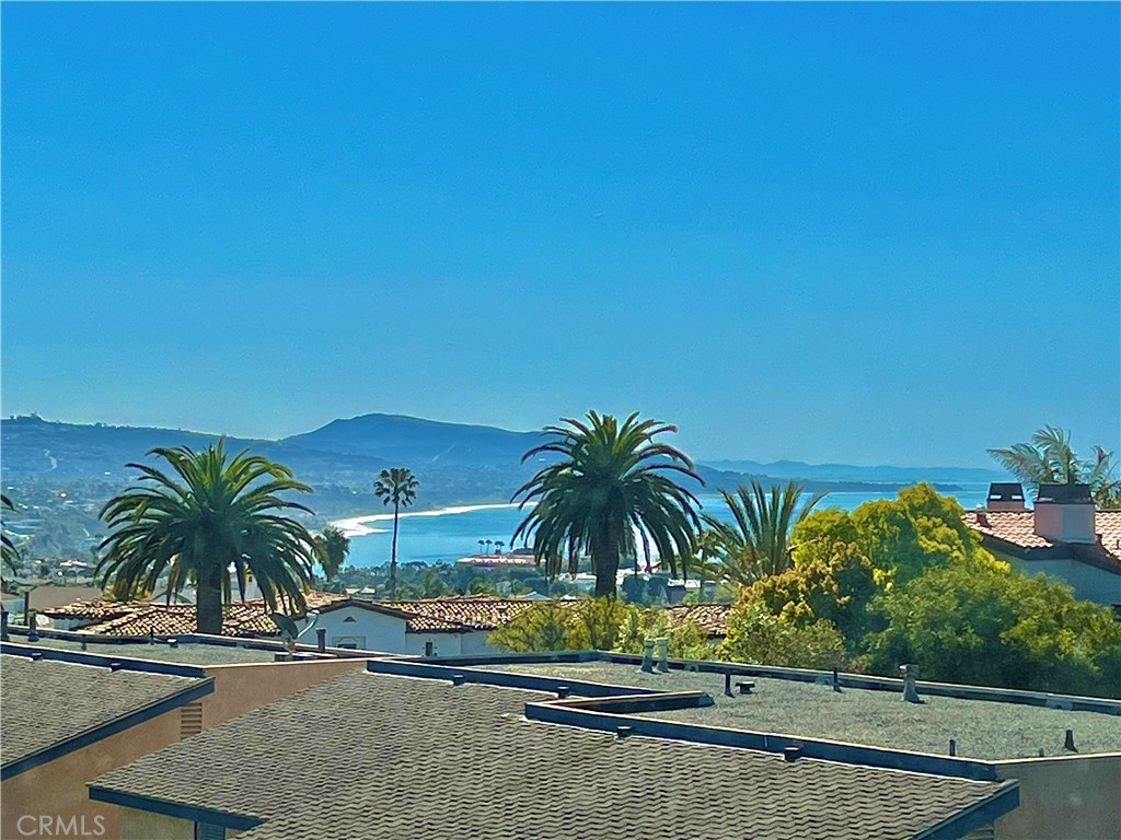 Beautiful white water coastline views. Ocean views from the kitchen, living room and bedroom. This unit has been completely remodeled, everything is new and unused. The upper unit has 2 bedrooms and 1 full bathroom. New washer and dryer inside unit. The condo has a one car garage and plenty of street parking as well. Close to downtown shops, restaurants, and beaches.