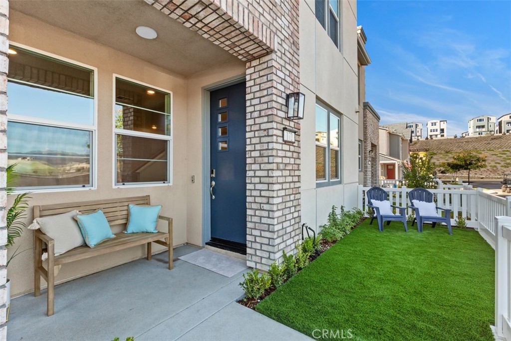 172 Rosebay Rd