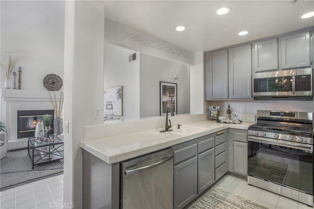 listing image 130726295417217154864